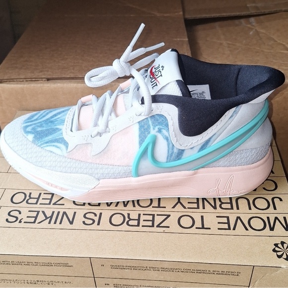 Nike Kyrie GO (GS) photon dust. New with box Size 4.5 - Picture 6 of 9